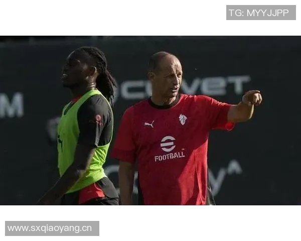 意媒报道莱奥与阿莱格里关系良好批评意见积极促进沟通