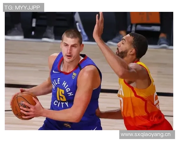 布劳恩展现排球技巧接穆雷长传双手垫球成功完成空接 布劳恩展现排球技巧接穆雷长传双手垫球成功完成空接