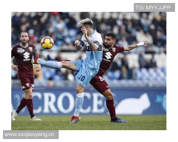 纽卡斯尔关注阿尔克马尔19岁中场斯米特转会费预计达2000万镑 纽卡斯尔关注阿尔克马尔19岁中场斯米特转会费预计达2000万镑