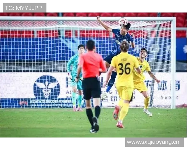 武汉三镇对阵深圳新鹏城半场战报埃杜加西亚再度破门杨一鸣遭遇红牌处罚 武汉三镇对阵深圳新鹏城半场战报埃杜加西亚再度破门杨一鸣遭遇红牌处罚