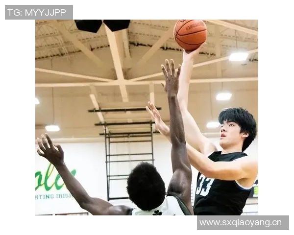 里斯压哨三分绝杀全场杨瀚森高举庆祝展现强大团队精神 里斯压哨三分绝杀全场杨瀚森高举庆祝展现强大团队精神