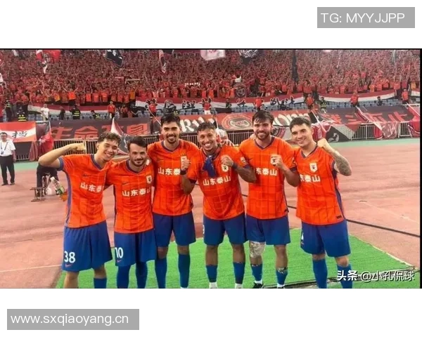 泰山队外援马德鲁加与泽卡共赏济南夜景尽显美丽风光