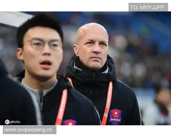 阿贾克斯计划邀请小克鲁伊夫担任技术总监以寻找新任主帅 阿贾克斯计划邀请小克鲁伊夫担任技术总监以寻找新任主帅